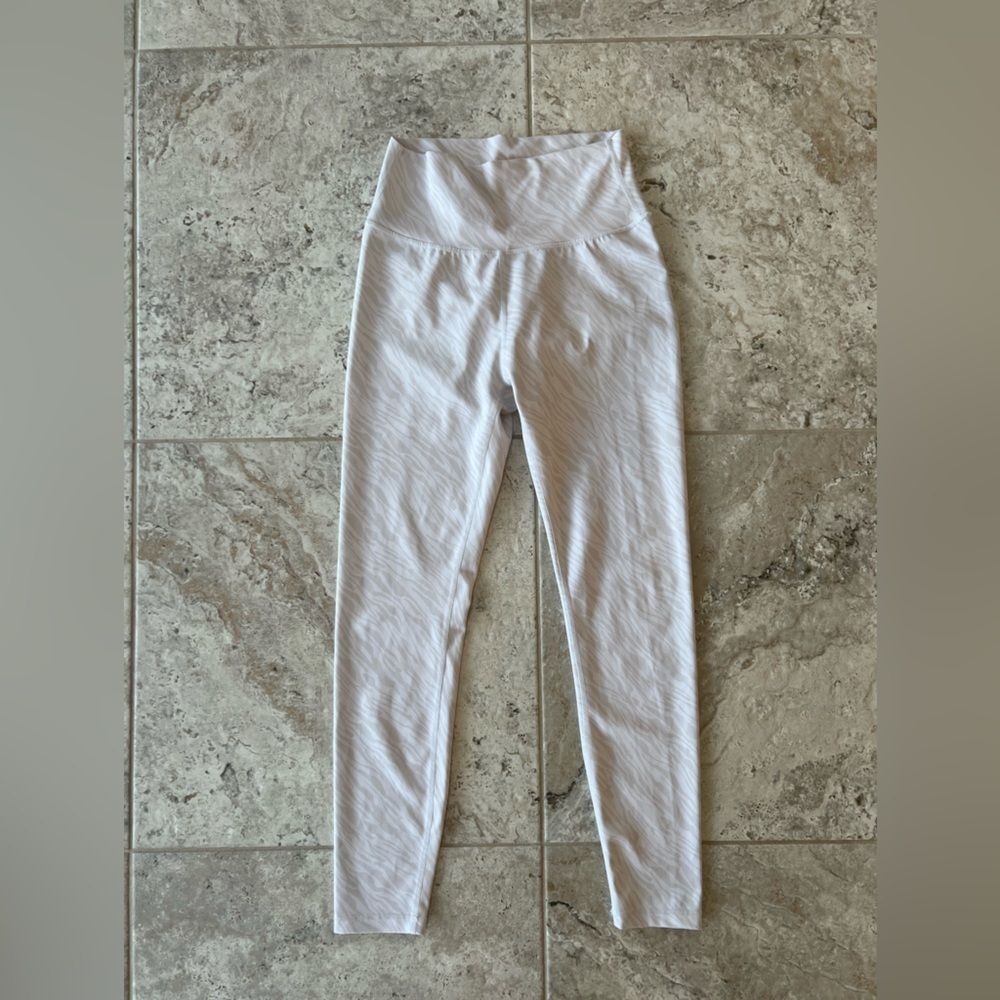 All Fenix 7/8 Leggings in White Cream Zebra Print, size M